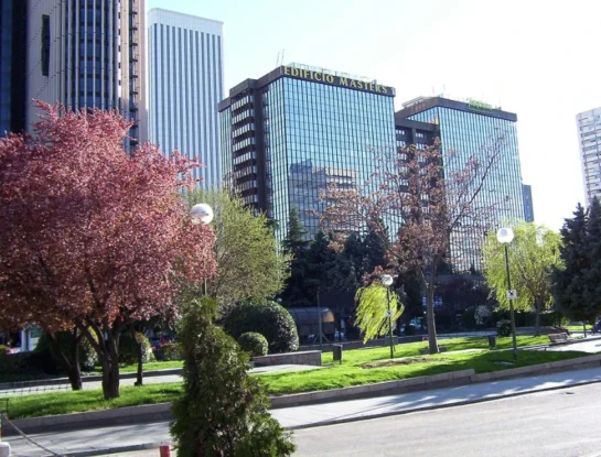 Avenida del General Perón: la curiosa calle que se encuentra en Madrid y que rinde homenaje al ex presidente argentino