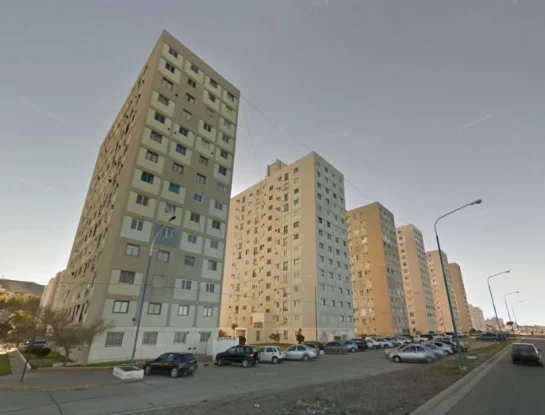Complejo Las Torres: la historia de los edificios de hormigón residenciales que se conservan frente al Atlántico, en Comodoro Rivadavia