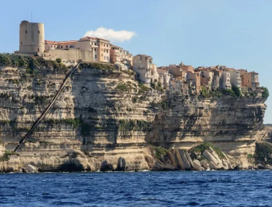 Córcega: la isla francesa de paisajes salvajes y encanto mediterráneo