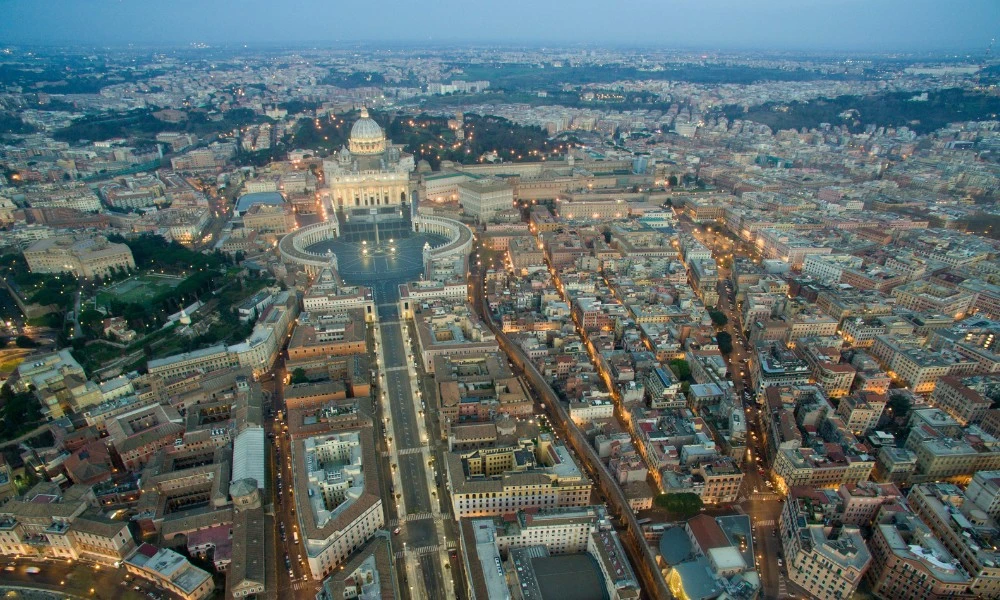 El Vaticano es un país o forma parte de Italia