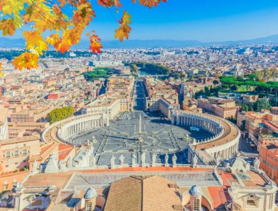 ¿El Vaticano es un país o forma parte de Italia?