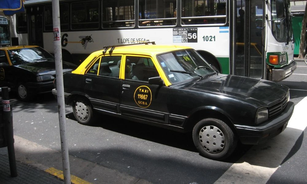 El Peugeot 504 como taxi.