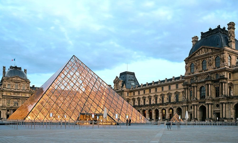 Museo del Louvre, donde se exhibe el cuadro de La Gioconda