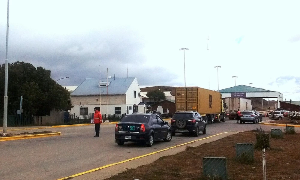 San Sebastián: cómo es el paso entre Argentina y Chile al que solo se llega por mar