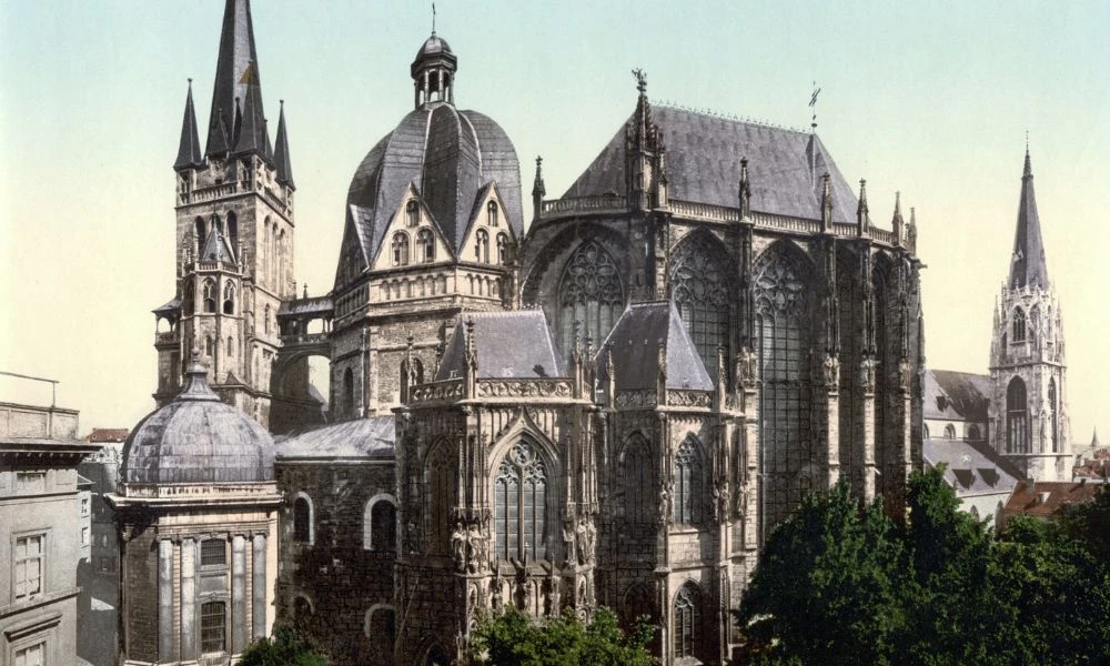La Catedral de Aquisgrán en el pasado.