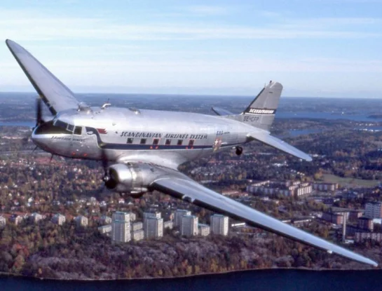 Historia y curiosidades del Douglas DC-3: el avión que cambió la forma de viajar en 1940