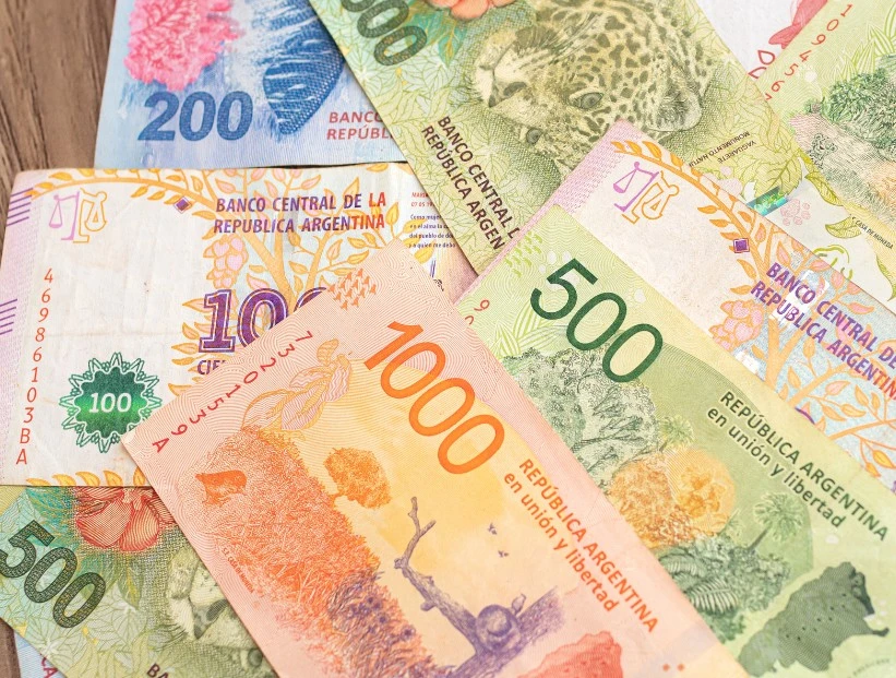 Cosas que pasaron un 1 de enero: desde la creación de Frankenstein hasta la aparición del peso como moneda de Argentina