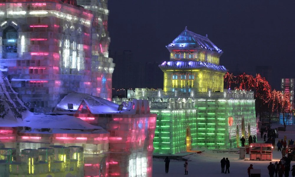 Celebración del Festival de esculturas de hielo y nieve de Harbin.