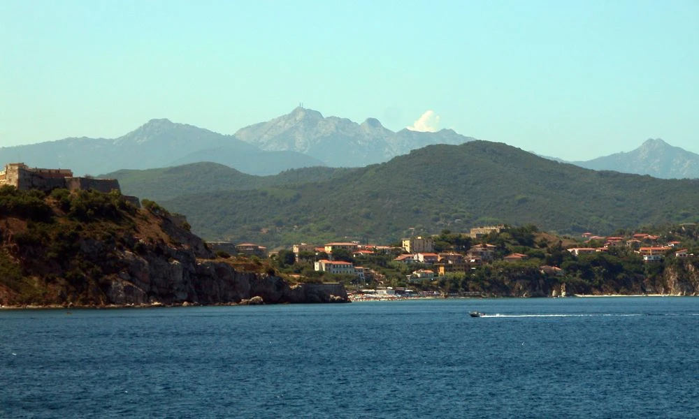 Pueblo en la Isla de Elba.