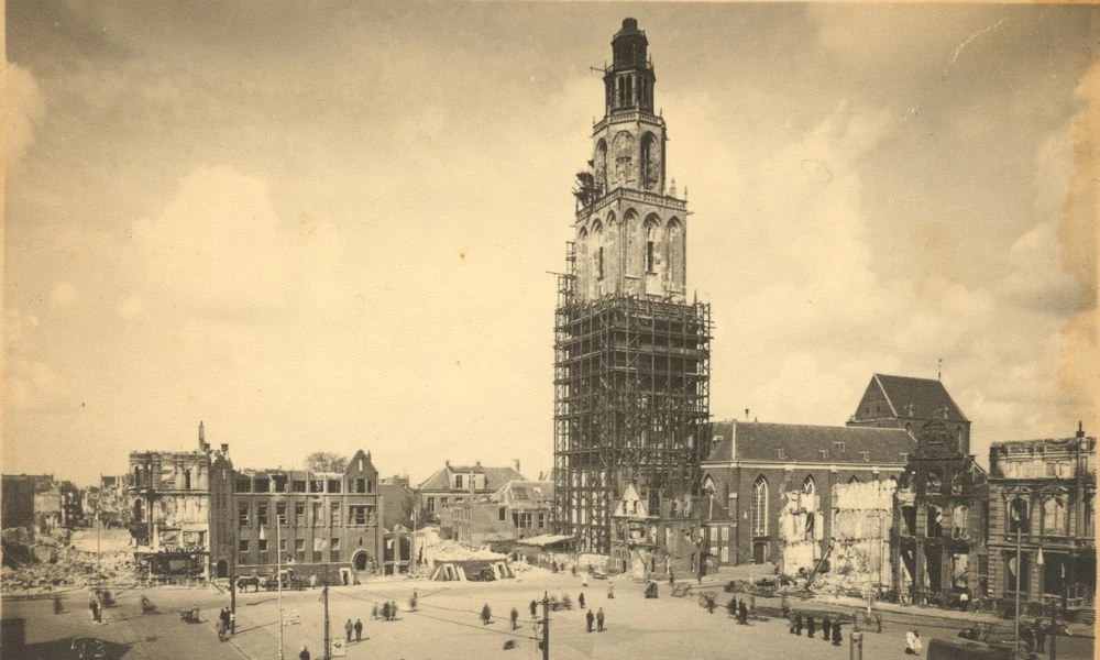 Martinitoren luego de la Segunda Guerra Mundial.