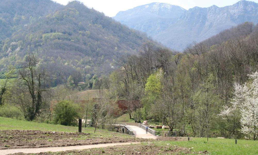 Paisajes del Parque de la Prehistoria.