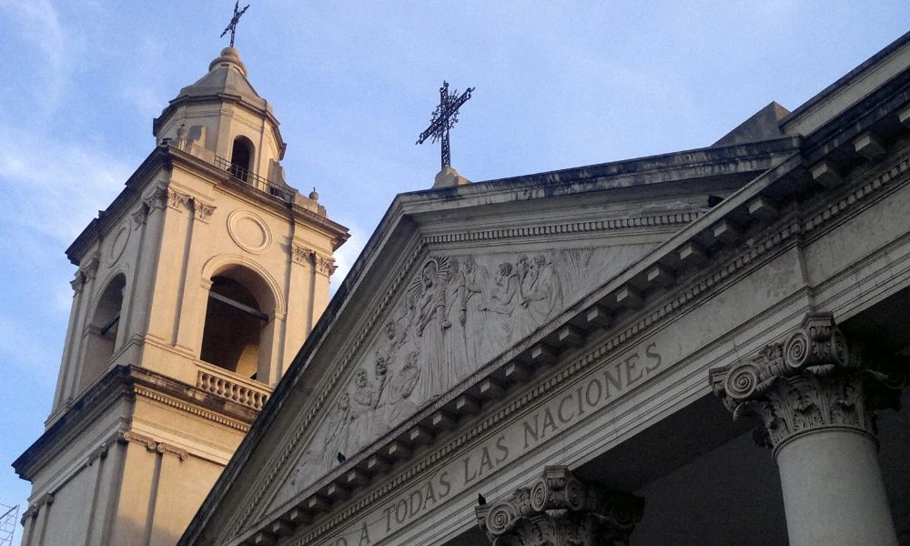 Fachada de la Catedral Basílica de Santiago del Estero.