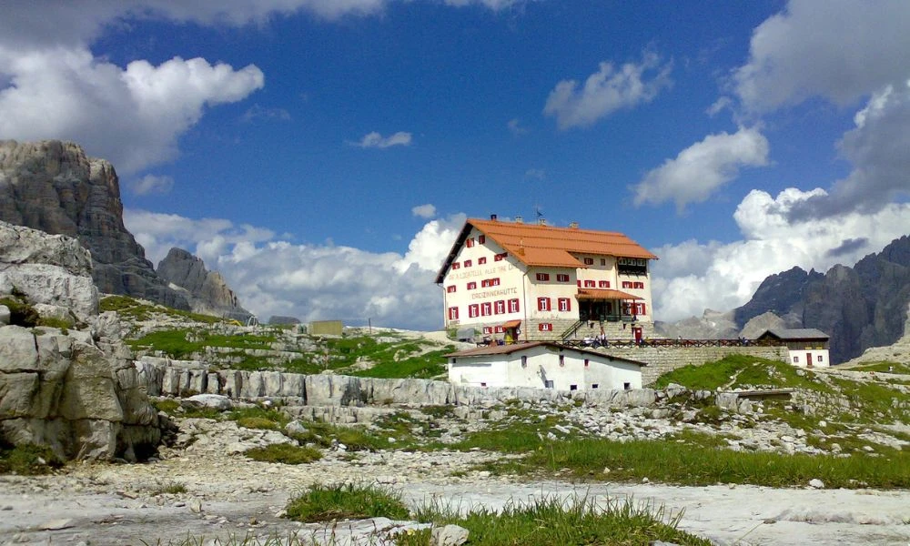 Vistas a Antonio Locatelli Hut.