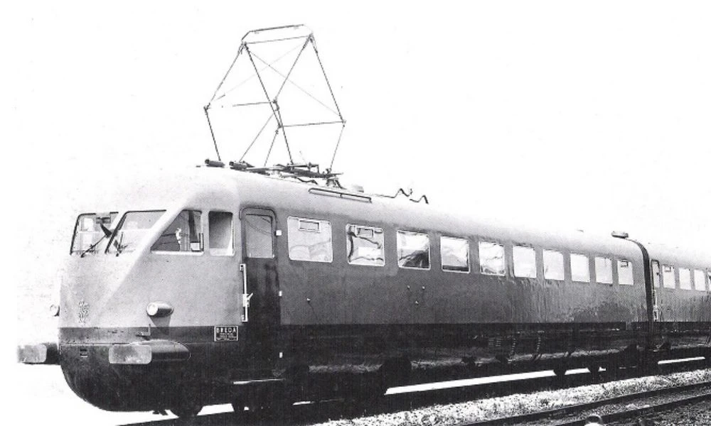 Foto antigua del tren.