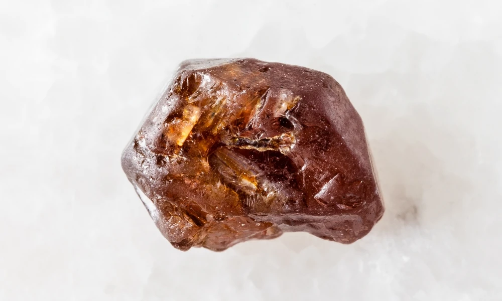 Circón: el mineral natural más antiguo de la Tierra nos revela secretos sobre la Luna