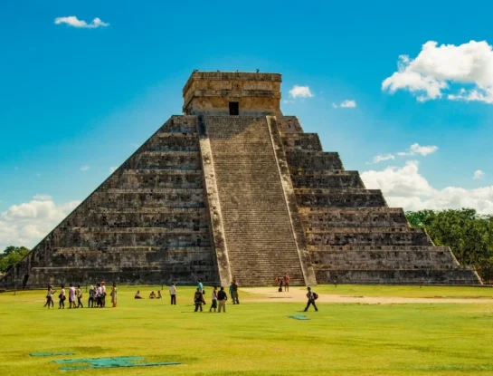 Chichén Itzá: la impresionante ciudad maya que fue abandonada hace siglos y hoy es una de las maravillas del mundo