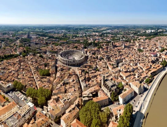 Arlés, la pequeña ciudad de Francia que conserva un anfiteatro romano de casi 2.000 años