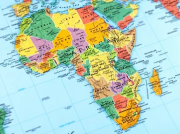 África el único continente de la Tierra en cuatro hemisferios