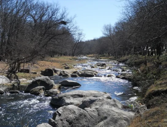 San Francisco, el pintoresco río de Córdoba que tiene 13 kilómetros y está entre los más cortos del país