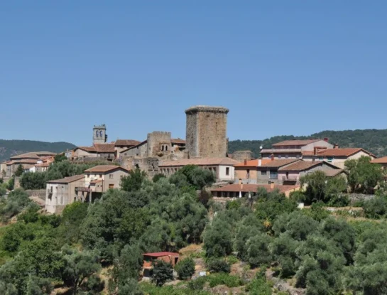 Miranda del Castañar, la historia del increíble pueblo español que conserva intactas sus murallas de 800 años