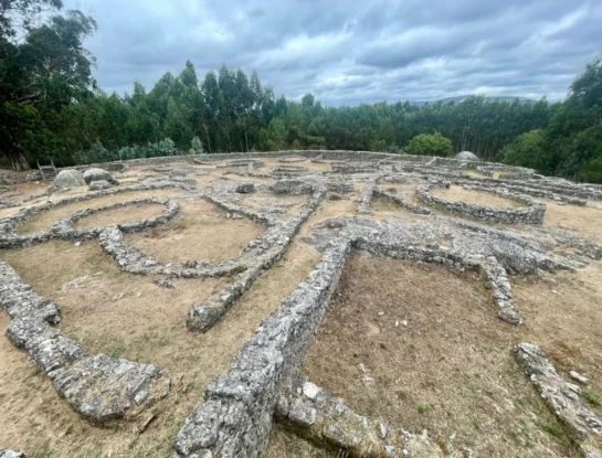 Castro de Monte Mozinho: los restos de un fuerte de más de 2.000 años que se conserva en Portugal