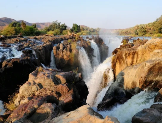 Así son las Cataratas Epupa, una de las fronteras naturales más sorprendentes de África