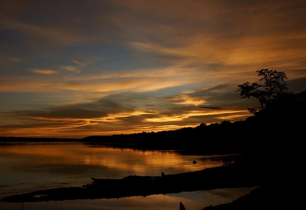 Casiquiare: el río venezolano que une dos grandes cuencas de Sudamérica y es único en el mundo