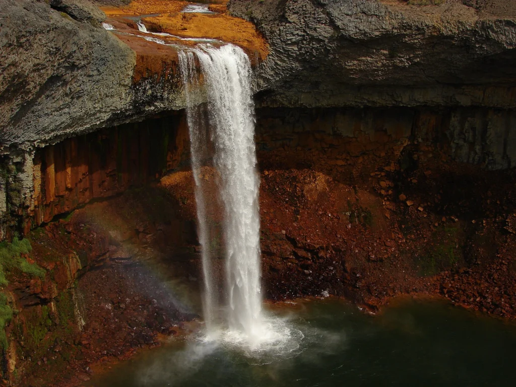 Salto del Agrio: la impresionante cascada de aguas turquesas que se esconde en Neuquén