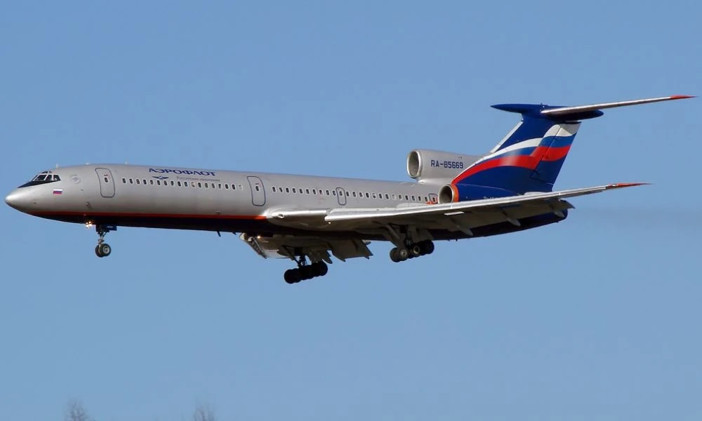 El Túpolev Tu-154 en pleno vuelo.
