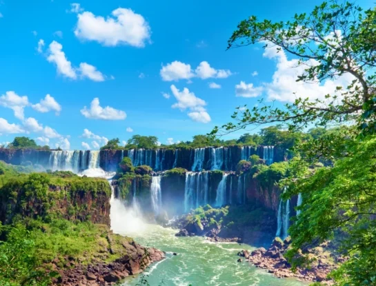 Cataratas del Iguazú: el hermoso paisaje argentino que tiene un récord mundial