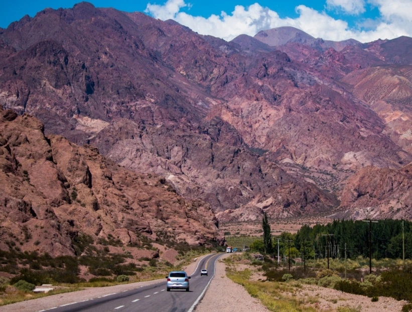 Valle de Uspallata: la puerta de entrada a los paisajes naturales más sorprendentes de Mendoza