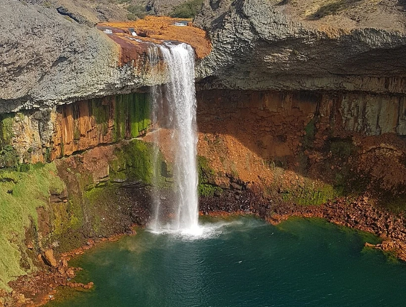 Salto del Agrio: la impresionante cascada de aguas turquesas que se esconde en Neuquén