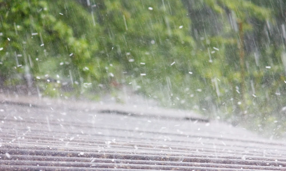 Cómo se forma el granizo dentro de una nube y por qué algunas tormentas producen piedras de hielo gigantes