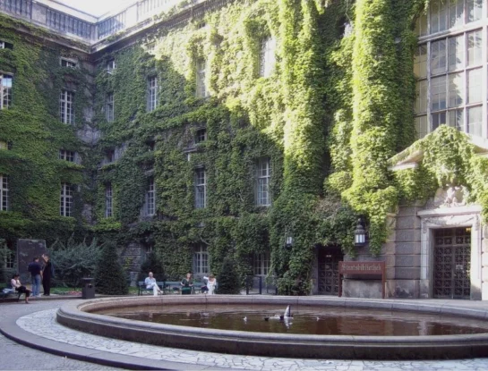 Biblioteca Estatal de Berlín: ¿cuándo se fundó y por qué es tan importante en Alemania?
