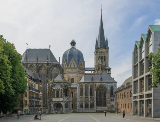 Catedral de Aquisgrán: ¿cuál es la historia del templo y en qué país de Europa está?