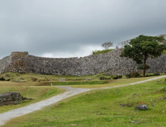 Historia y curiosidades del Castillo Nakijin: una joya de Japón