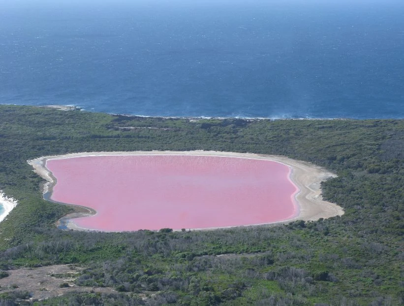 lago-hillier