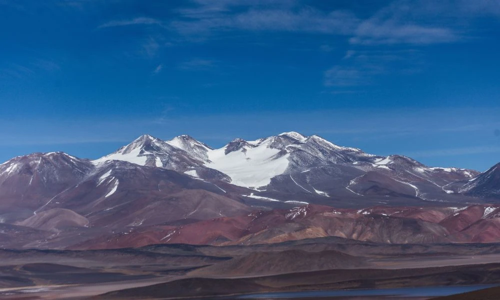 Agua hirviendo en montañas.