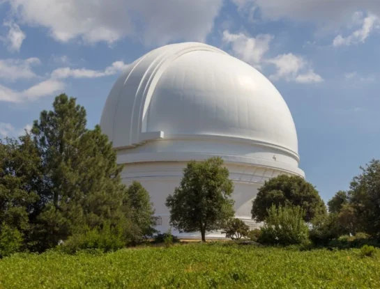 ¿Cuál es la historia del Telescopio Hale y por qué es tan importante?