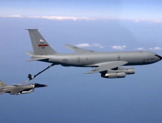 Boeing KC-135 Stratotanker, el curioso avión que se estrenó en 1956 y volará hasta la década de 2040