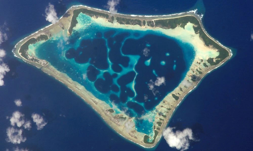 Atolón, diferente a una isla.