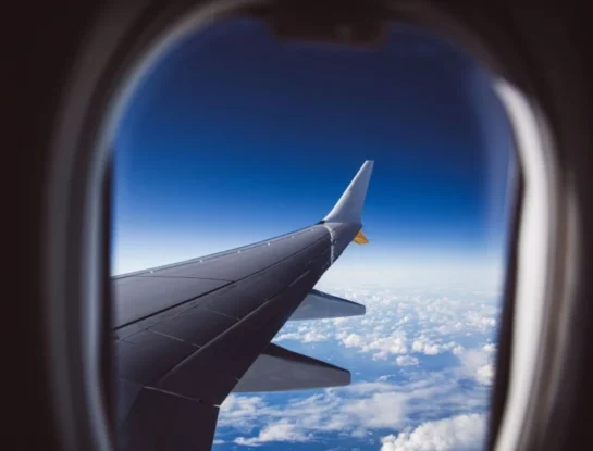 ¿Por qué los aviones tienen ventanas redondeadas?