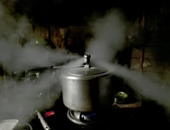 ¿Por qué una olla a presión cocina más rápido?