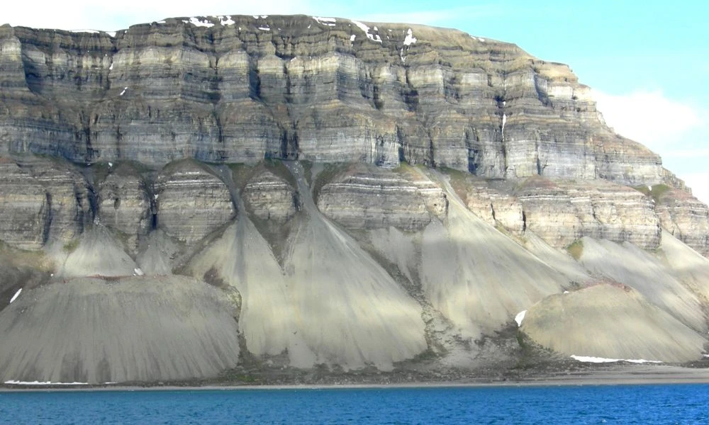 Acantilados y el mar.