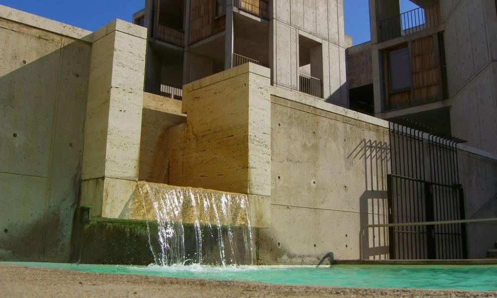 Agua en el Instituto Salk.