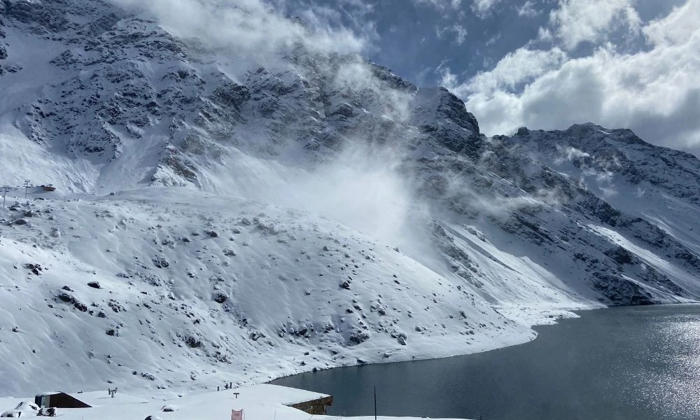 Nieve en montañas.