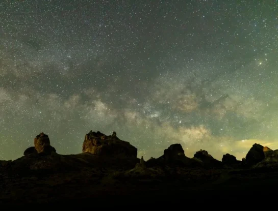 ¿Por qué los desiertos pueden ser muy fríos durante la noche?