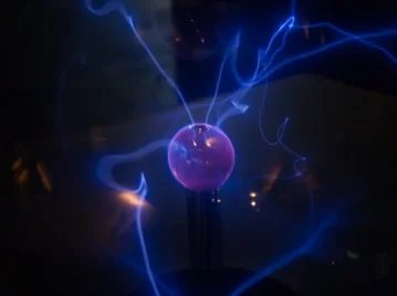 ¿Qué es la materia oscura y por qué un pequeño destello puede aclarar lo que la ciencia sabe?