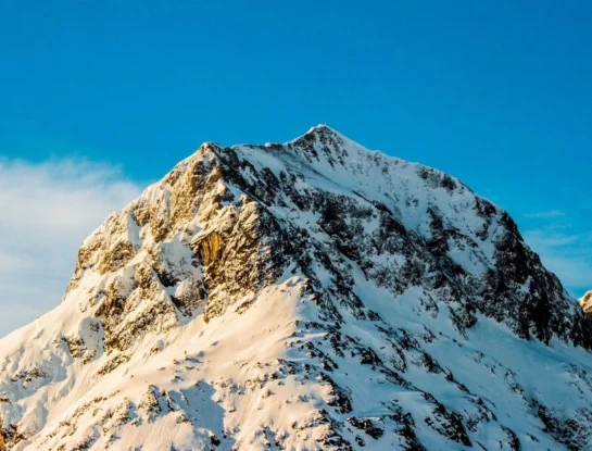 ¿Por qué hace más frío en la cima de una montaña?