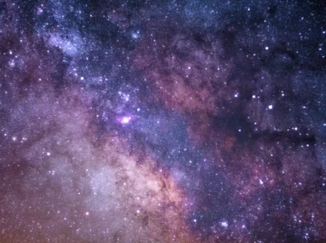 ¿Cómo puede una nube de polvo fabricar una estrella?